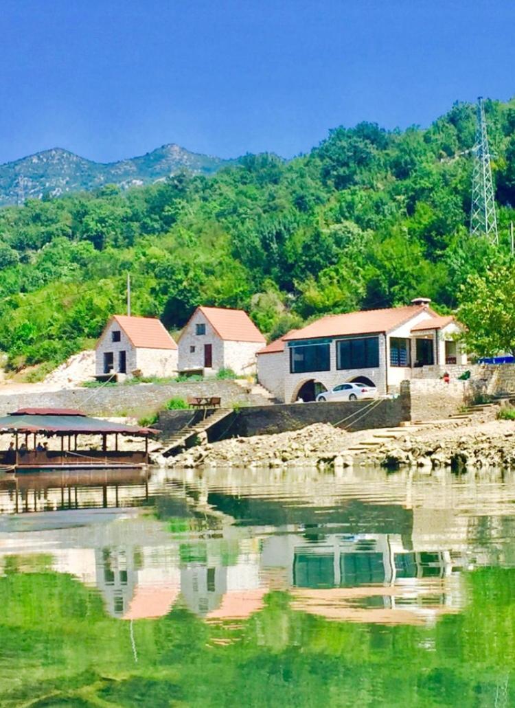 Splav "Slap" - Bungalovi Danilovgrad Ngoại thất bức ảnh