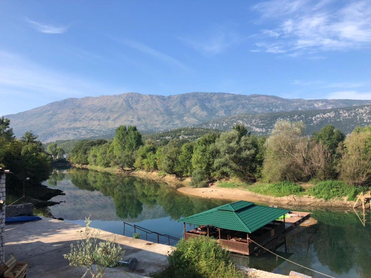 Splav "Slap" - Bungalovi Danilovgrad Ngoại thất bức ảnh
